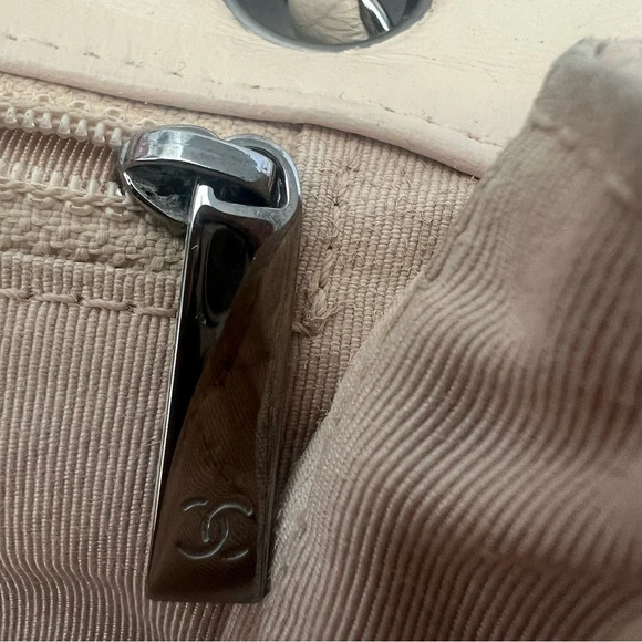 Chanel Quilted Shoulder Bag - Picture 9 of 10